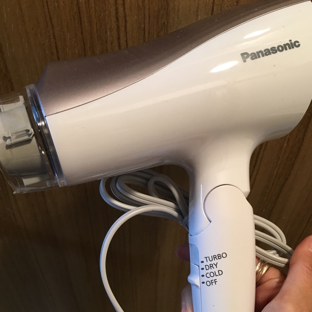 Blow dryer